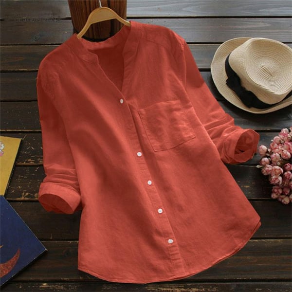 Casual, loose shirt made of cotton