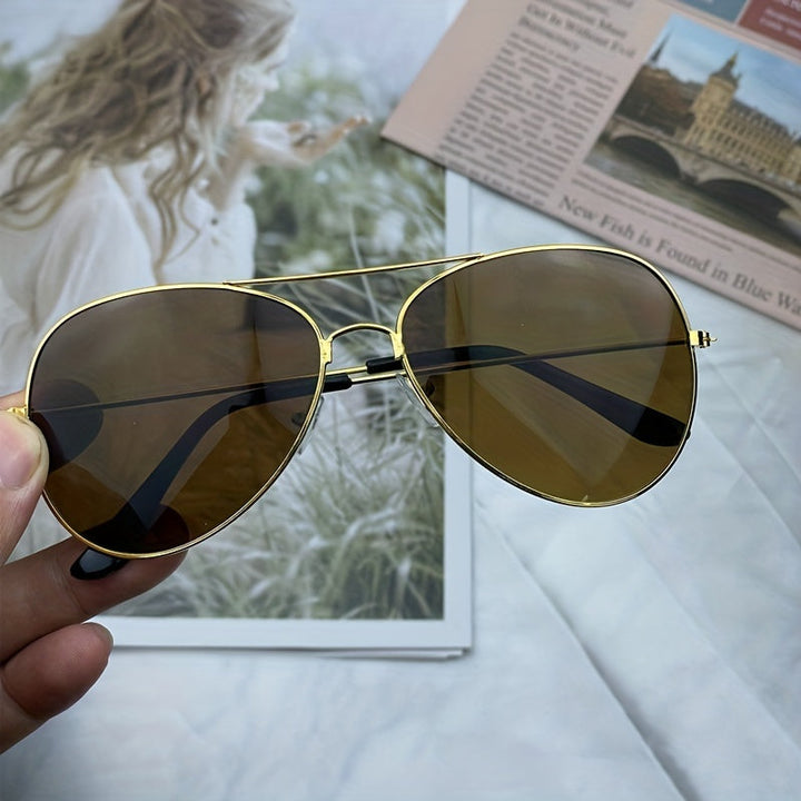 Mune Fashion | Classic Aviator Sunglasses with Golden Frame for Women
