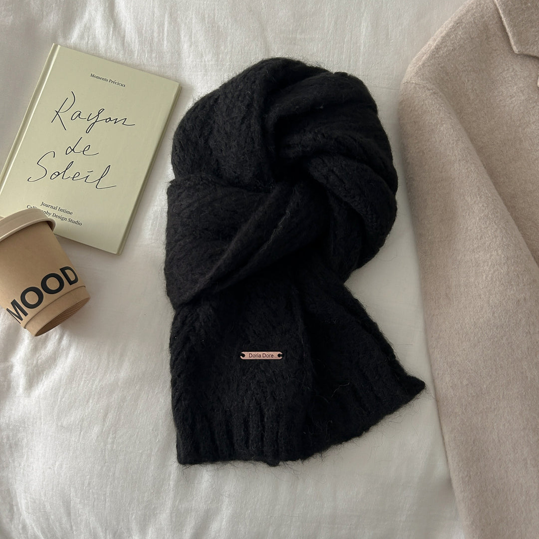 Knit scarf made of wool blend fabric with alpaca content