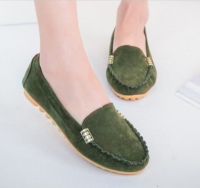 Ladies' elegant suede moccasins with cushioned insole and metallic decorative application Mune Fashion
