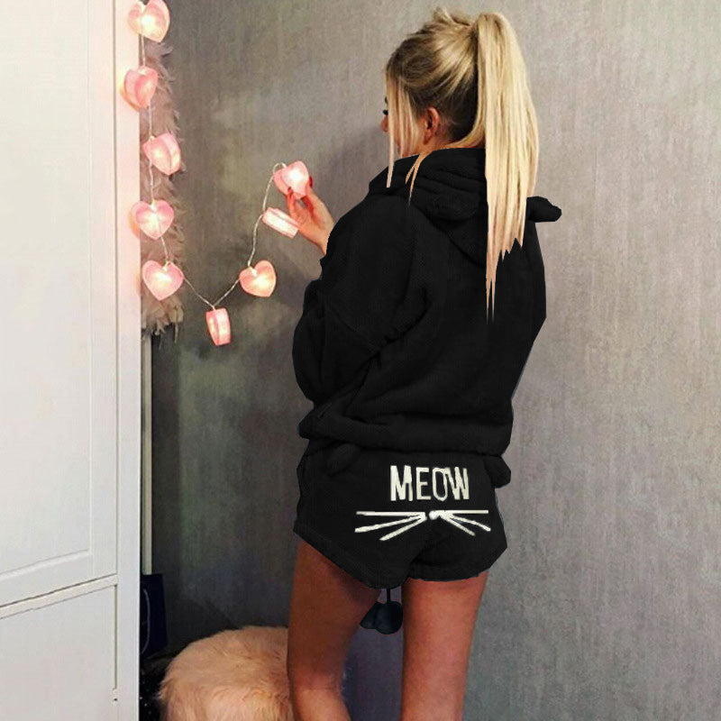 Ladies cozy two-piece lounge set with hoodie and shorts with MEOW embroidery Mune Fashion