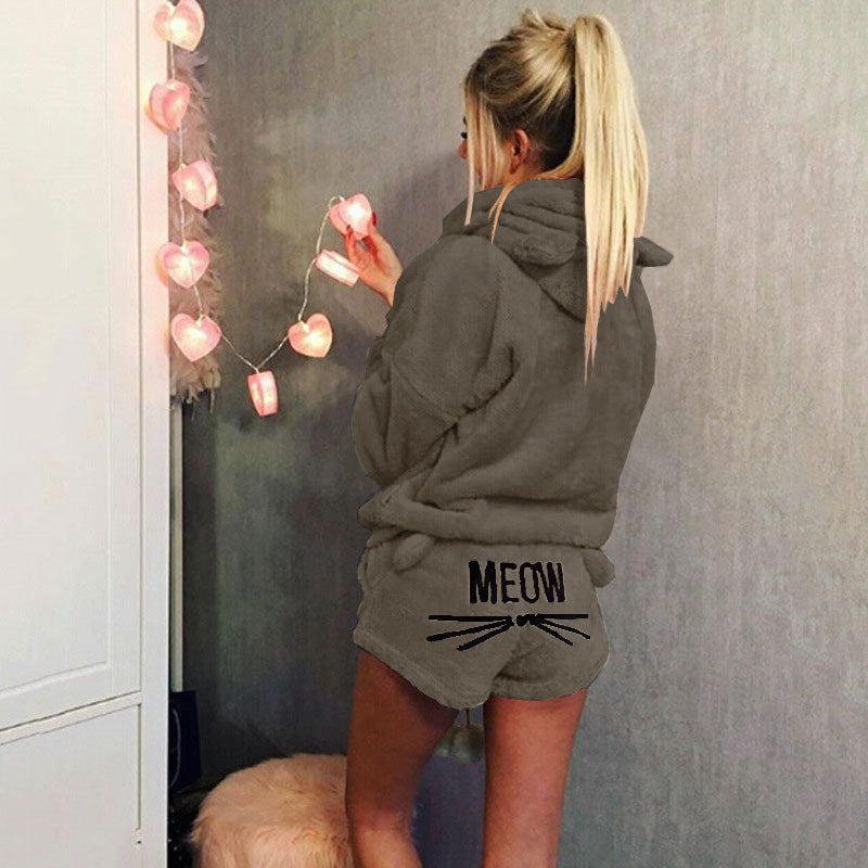 Ladies cozy two-piece lounge set with hoodie and shorts with MEOW embroidery Mune Fashion