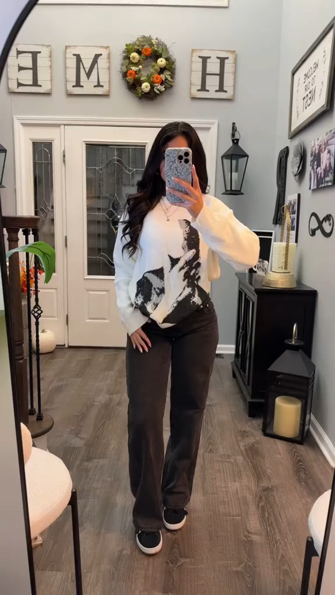 Mune | Knitted Sweater with Graphic Design Soft and Warm Unique Design