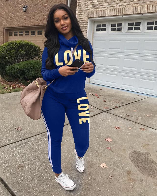 Women's sporty hoodie sweatshirt set with gold print and high-waist joggers Mune Fashion
