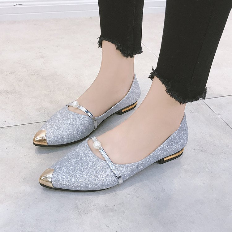 Ladies elegant glitter slippers with pointed metal cap, pearl-embellished instep strap and flat heel Mune Fashion