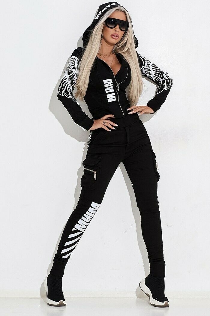 Women's stylish two-piece hooded set with fitted zip-up hoodie and cargo joggers Mune Fashion