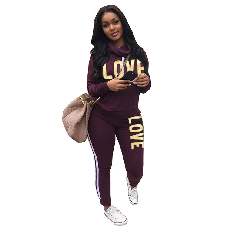 Women's sporty hoodie sweatshirt set with gold print and high-waist joggers Mune Fashion