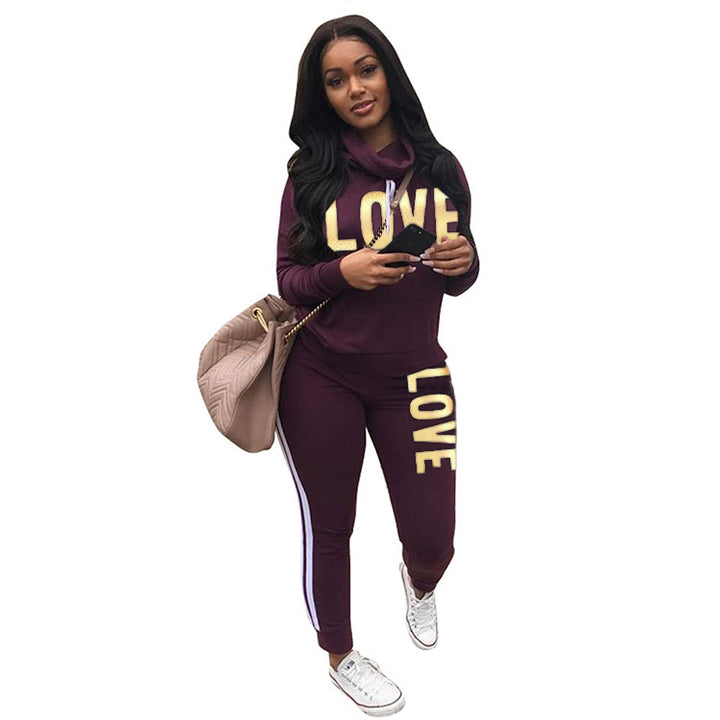 Women's sporty hoodie sweatshirt set with gold print and high-waist joggers Mune Fashion