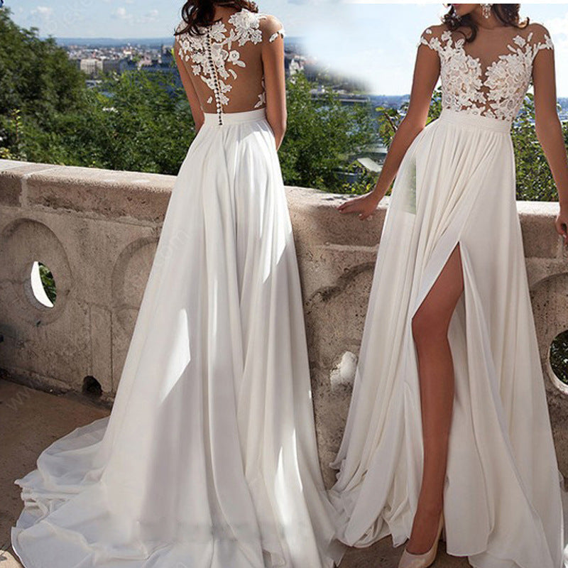 Ladies Wedding Dress with Elegant Lace Bodice and Flowing Skirt Mune