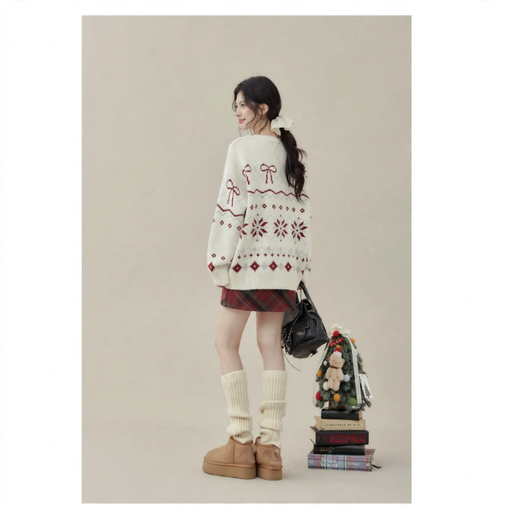 Fair-Isle-Christmas-sweater with snowflakes and bows