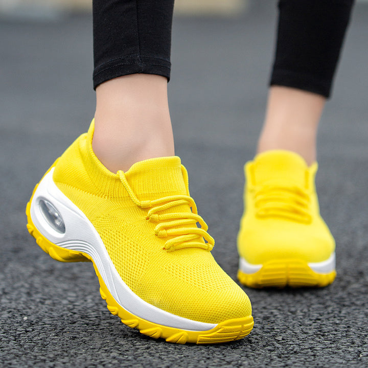 Women’s knitted sock sneaker with air-cushioned sole and elastic knit upper Mune Fashion