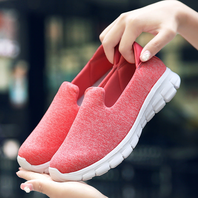 Women's lightweight slip-on shoe made of knitted fabric with flexible cushioning sole and padded insole Mune Fashion