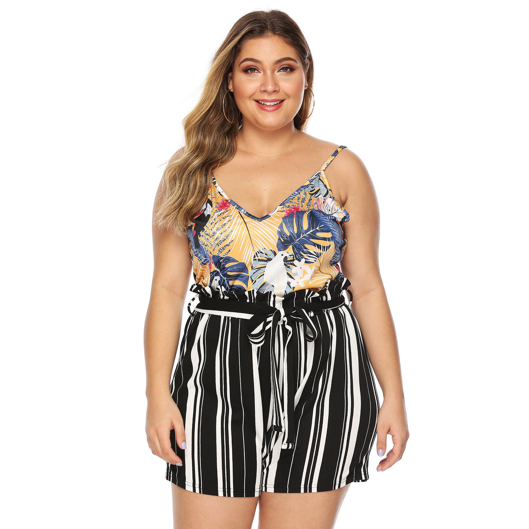 Women's elegantly cut striped shorts with decorative tie belt Mune Fashion