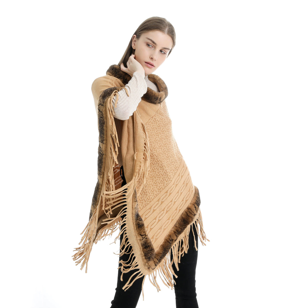 Ladies elegant wool blend poncho with faux fur trim and fringed hem Mune Fashion