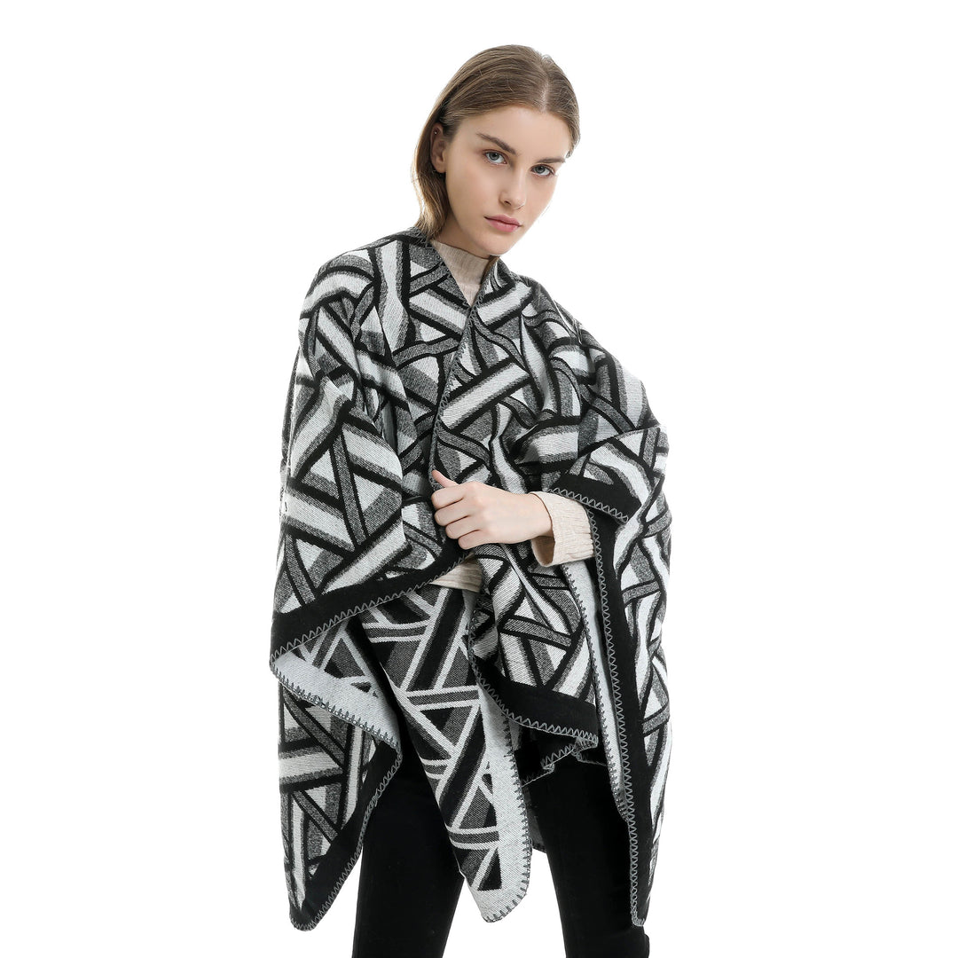 Women's Oversize Ruana with geometric jacquard and decorative seam Mune Fashion