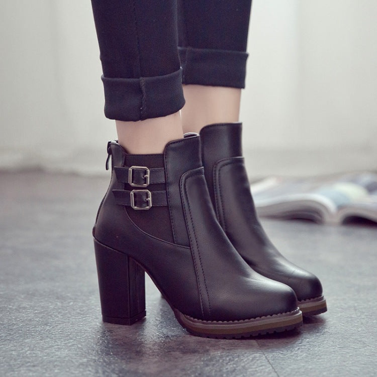 Women's ankle-high ankle boots with high block heel, two adjustable straps and profiled sole Mune Fashion