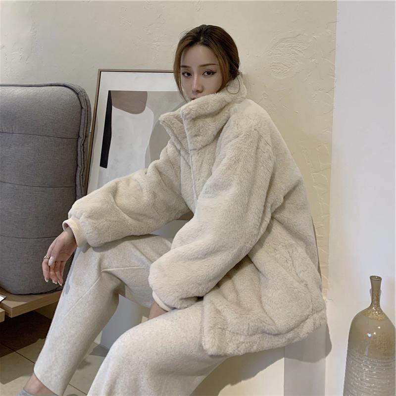 Women's plush jacket with stand-up collar, lined