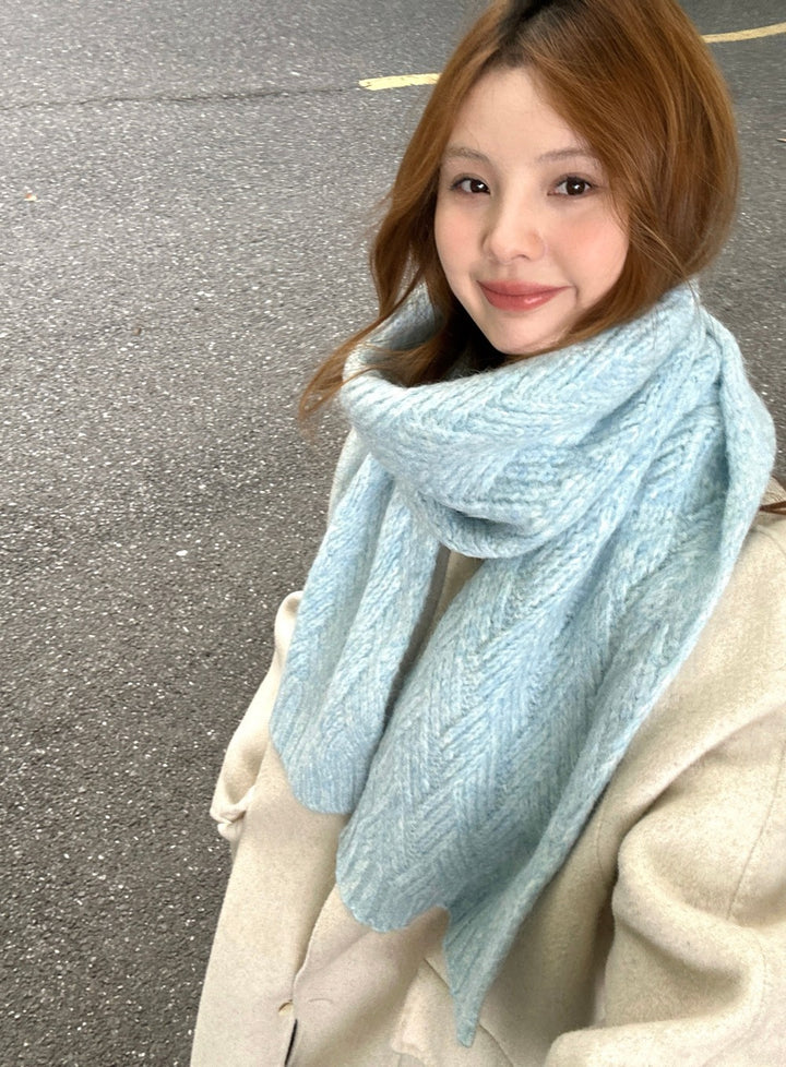 Knitted scarf made of alpaca wool