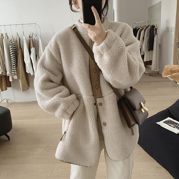 Lamb fleece coat, stand-up collar, with tie belt