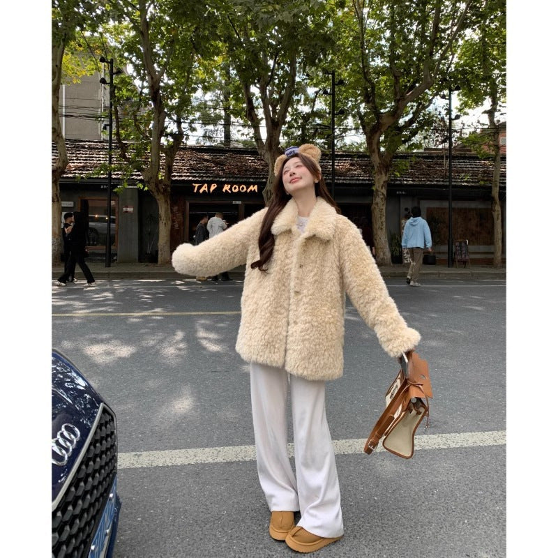 Padded women's jacket with lamb fleece collar
