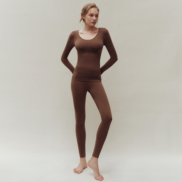 Women's thermal set made of merino wool, shaping