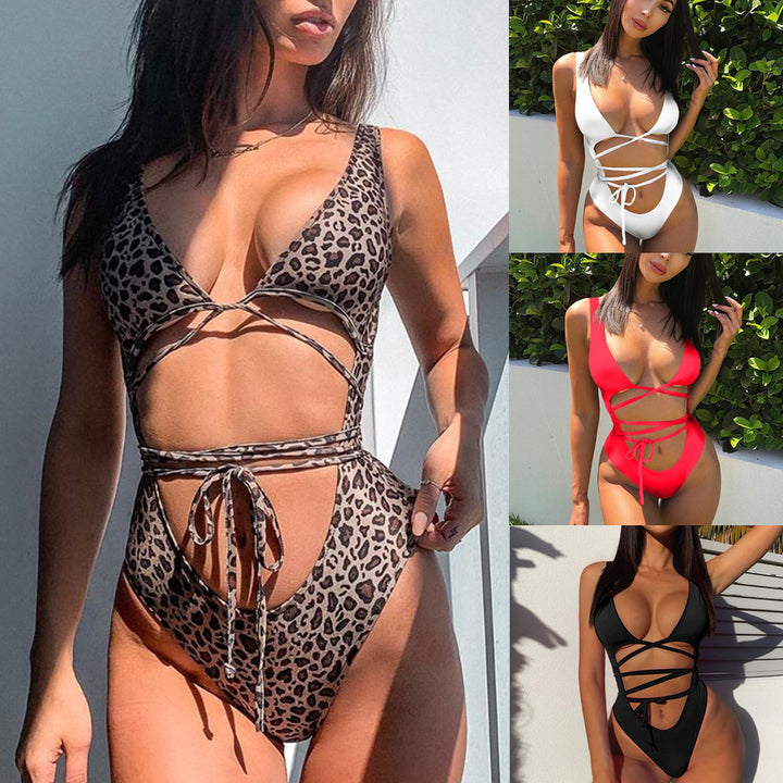 Women's One-Piece Swimsuit with Seductive Cut and Gatherings Mune Fashion