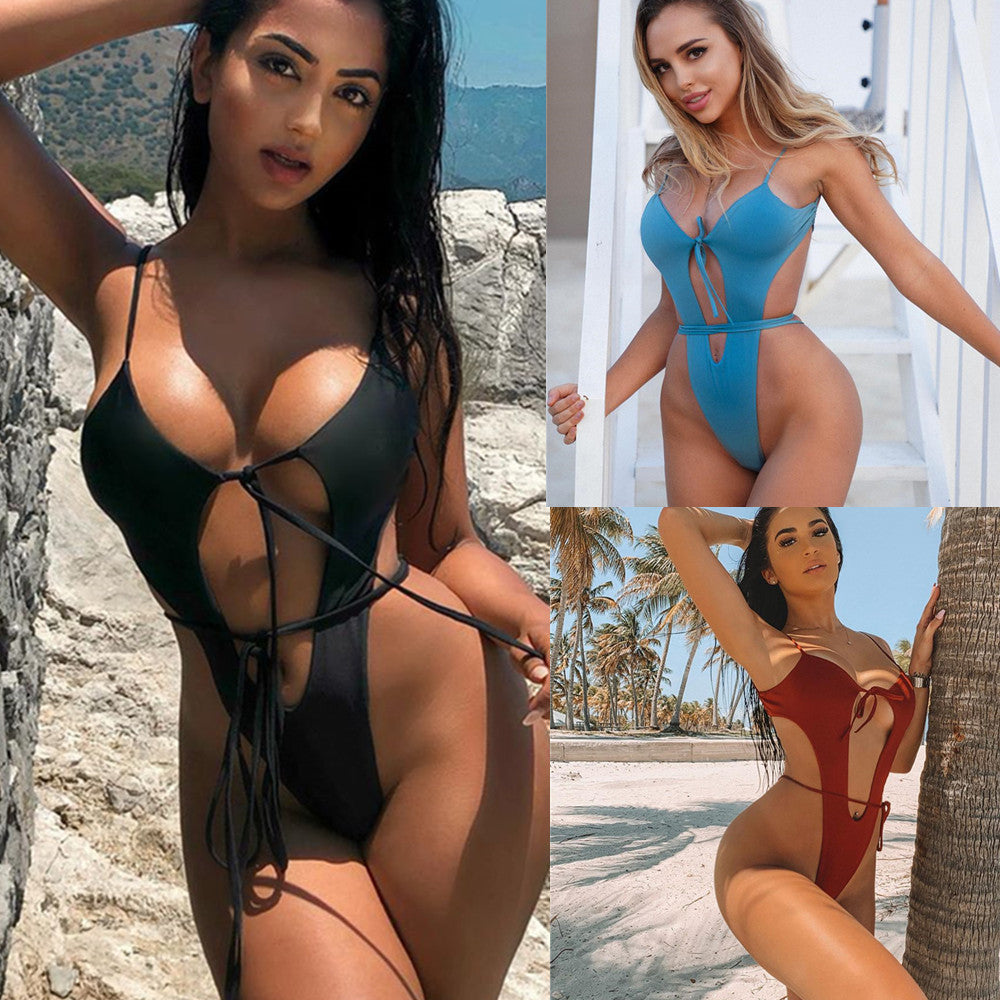 Women's One-Piece Swimsuit with Exciting Cut-Out and Playful Binding Element Mune Fashion