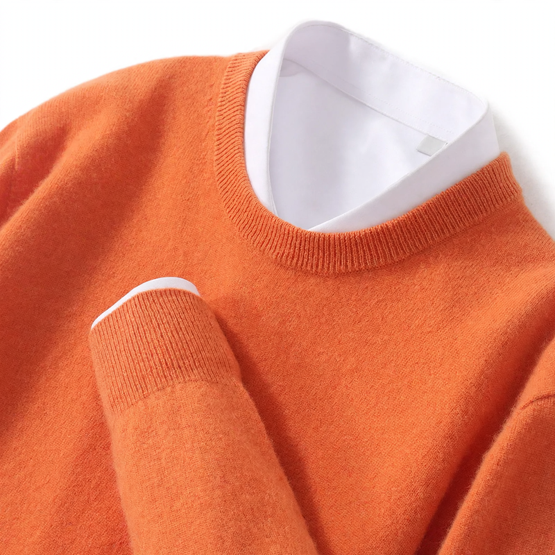 Men's wool pullover with round neck