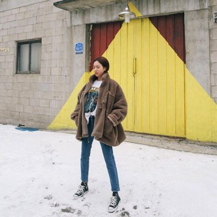 Women's Short Oversize Teddy Fleece Coat Style Jacket with High Standing Collar, Drawstring and Large Patch Pockets Mune Fashion