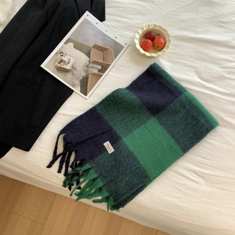 Checked wool scarf with fringes, warm and soft