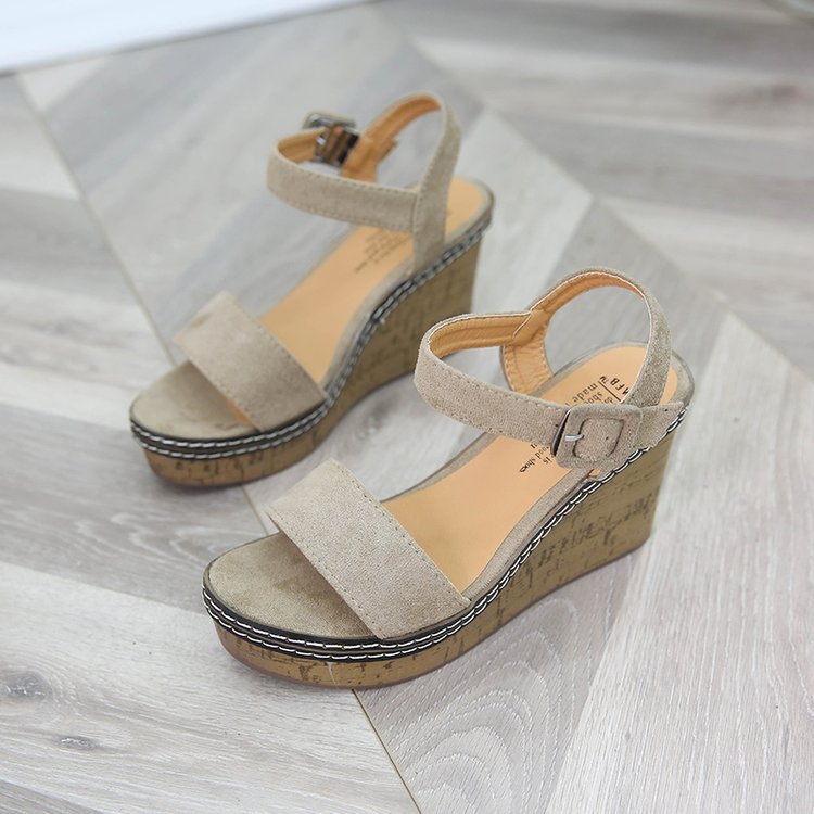 Ladies' wedge sandals with cork platform, adjustable buckle strap, and crossed suede straps Mune Fashion