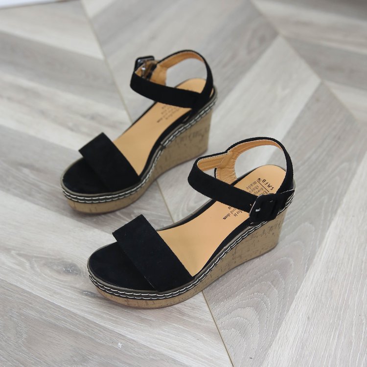 Ladies' wedge sandals with cork platform, adjustable buckle strap, and crossed suede straps Mune Fashion
