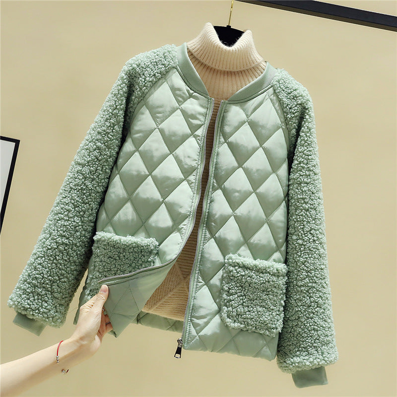 Women's quilted teddy jacket with sherpa sleeves, full-length zipper and patch pockets Mune Fashion