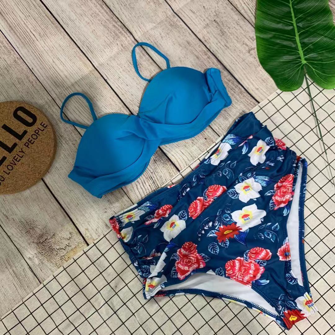 Ladies bikini with floral design and adjustable straps Mune Fashion