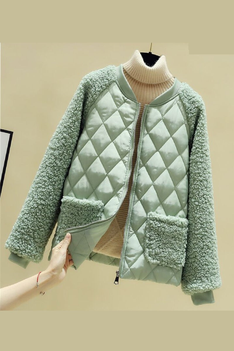 Women's quilted teddy jacket with sherpa sleeves, full-length zipper and patch pockets Mune Fashion
