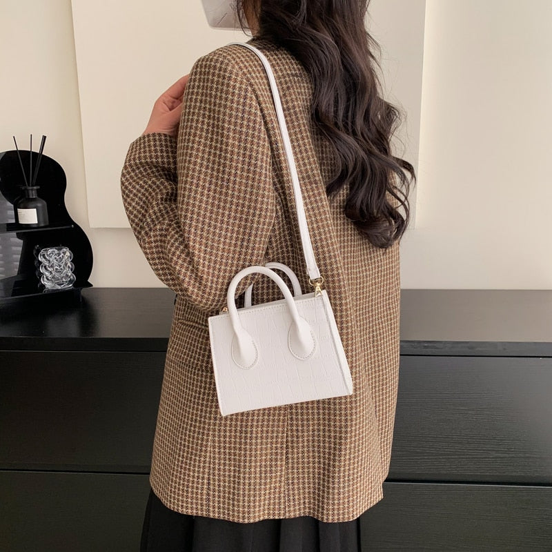 Mune | Divina Small-Sized Clutches Handbag