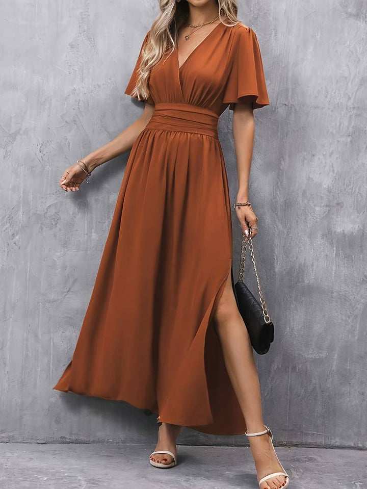 Mune Fashion - dress with ruffled collar and pleated waist