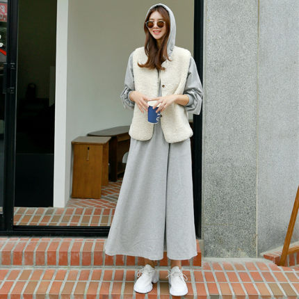 Women’s Maxi Sweat Dress with Hood, Oversized Silhouette and Side Pockets Mune Fashion