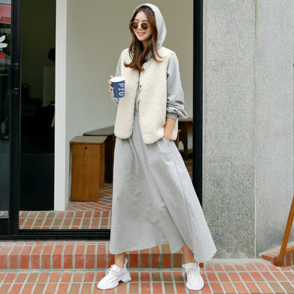 Women’s Maxi Sweat Dress with Hood, Oversized Silhouette and Side Pockets Mune Fashion