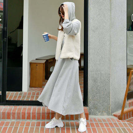 Women’s Maxi Sweat Dress with Hood, Oversized Silhouette and Side Pockets Mune Fashion