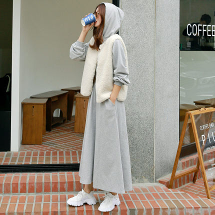 Women’s Maxi Sweat Dress with Hood, Oversized Silhouette and Side Pockets Mune Fashion
