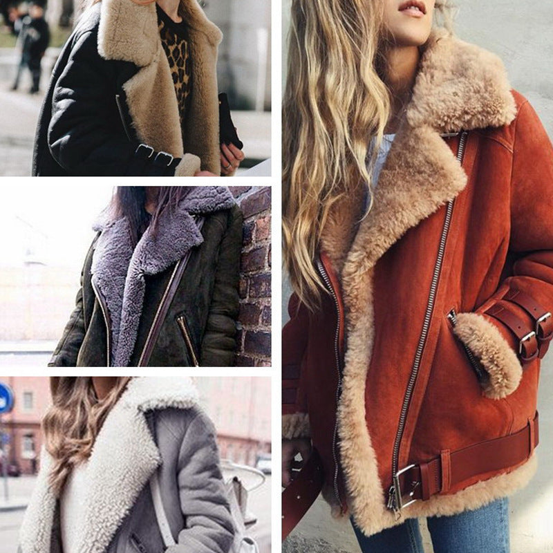 Women's short jacket in pilot style with contrasting fur collar and adjustable buckles Mune Fashion