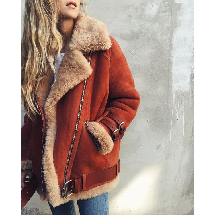 Women's short jacket in pilot style with contrasting fur collar and adjustable buckles Mune Fashion
