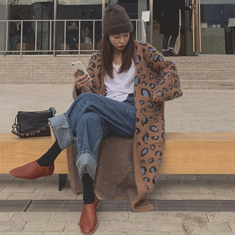 Women Longer Fluffy Knitted Cardigan with Leopard Print and Open Oversized Cut Mune Fashion