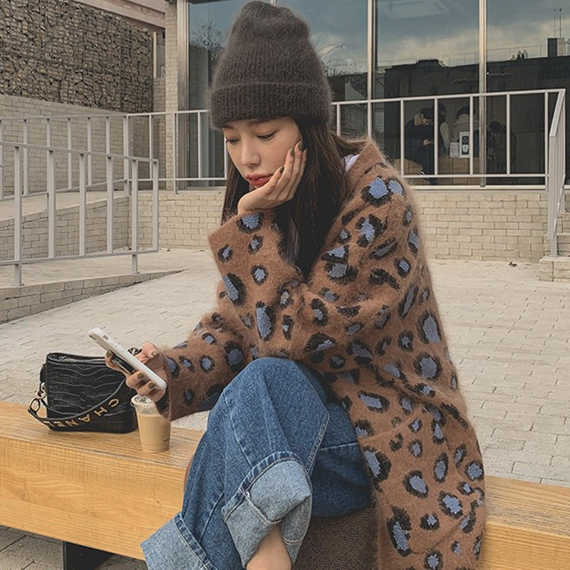Women Longer Fluffy Knitted Cardigan with Leopard Print and Open Oversized Cut Mune Fashion