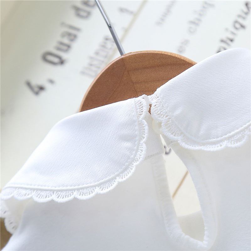 Girl's blouse with embroidered collar and delicate tulle sleeves Mune Fashion