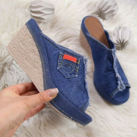 Women nan jeans slide with open toe, frayed hem and rope wedge heel Mune Fashion