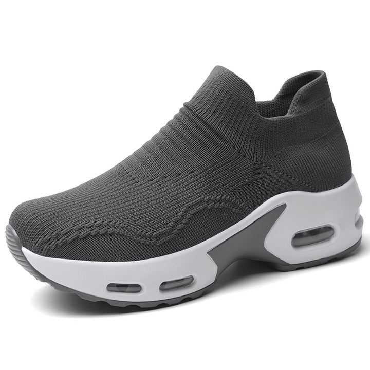 Unisex nan Slip-On comfort sneaker with elastic mesh collar, shock-absorbing hollow chamber sole and slip-resistant outsole Mune Fashion