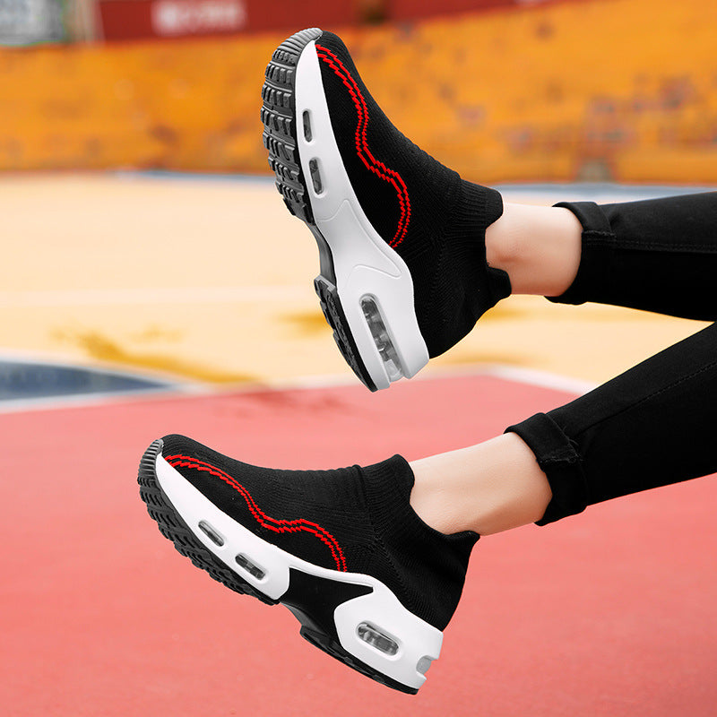 Unisex nan Slip-On comfort sneaker with elastic mesh collar, shock-absorbing hollow chamber sole and slip-resistant outsole Mune Fashion