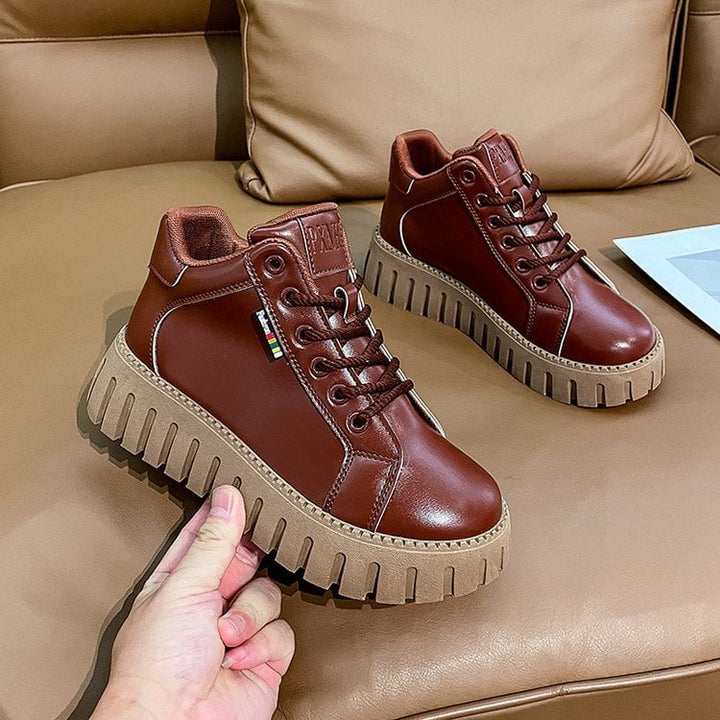 Mune | Leather Boots with Which You Will Collect Compliments